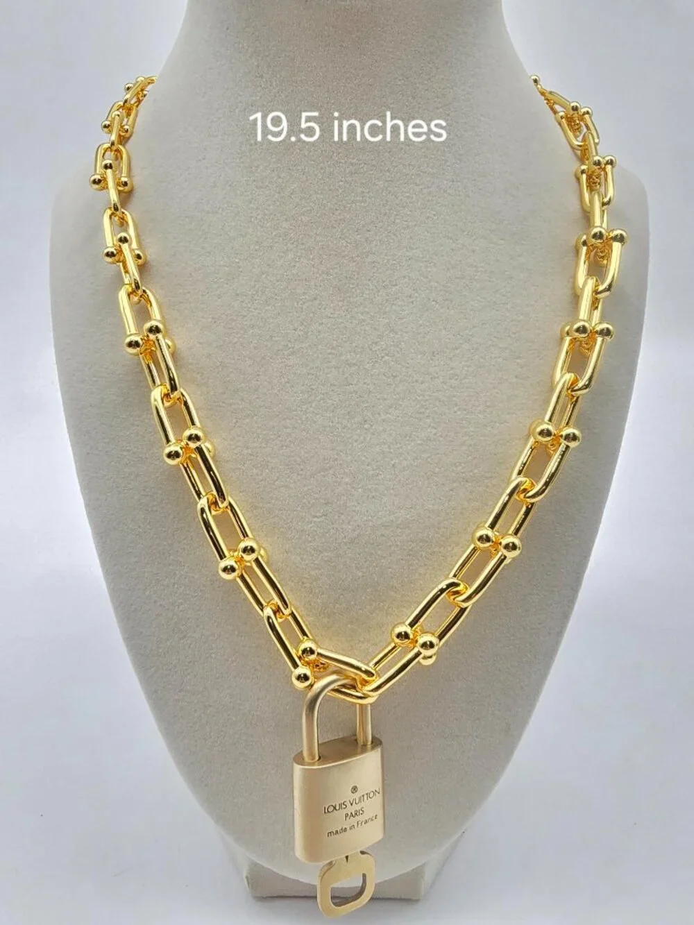 925 Pure Silver 18kPlated HorseShoe Chain w/Authentic Louis Vuitton Gold Padlock